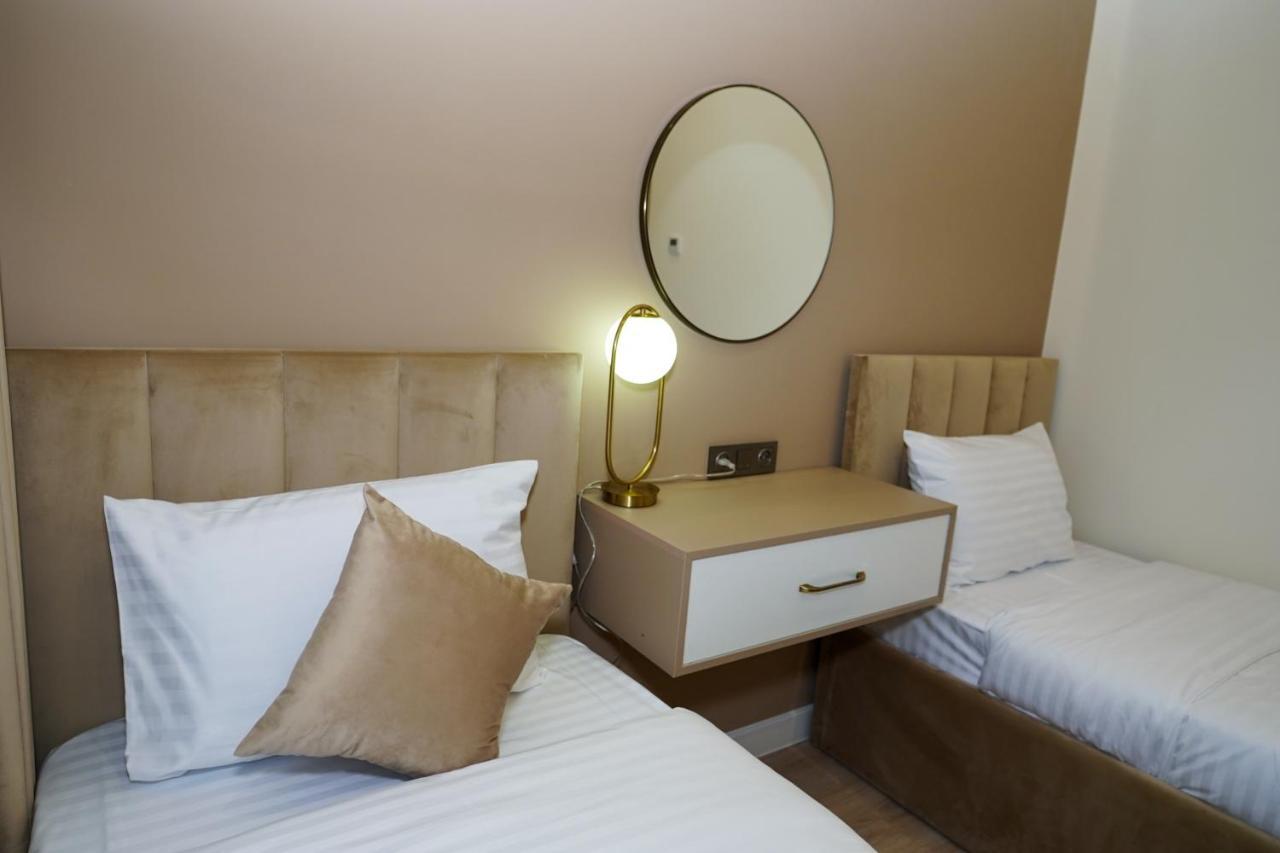 B&M Hotel Ереван Экстерьер фото