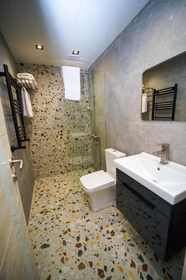 B&M Hotel Ереван Экстерьер фото